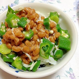 おくらと納豆のねばねばしらす丼